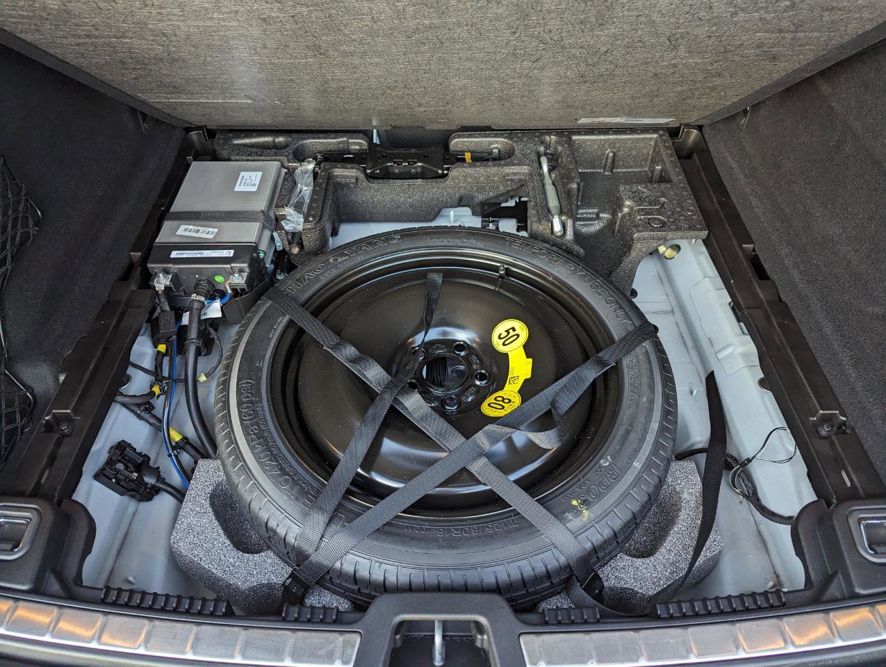 Used 2022 Volvo XC60 B5 R-Design w/ Advanced Package image 45