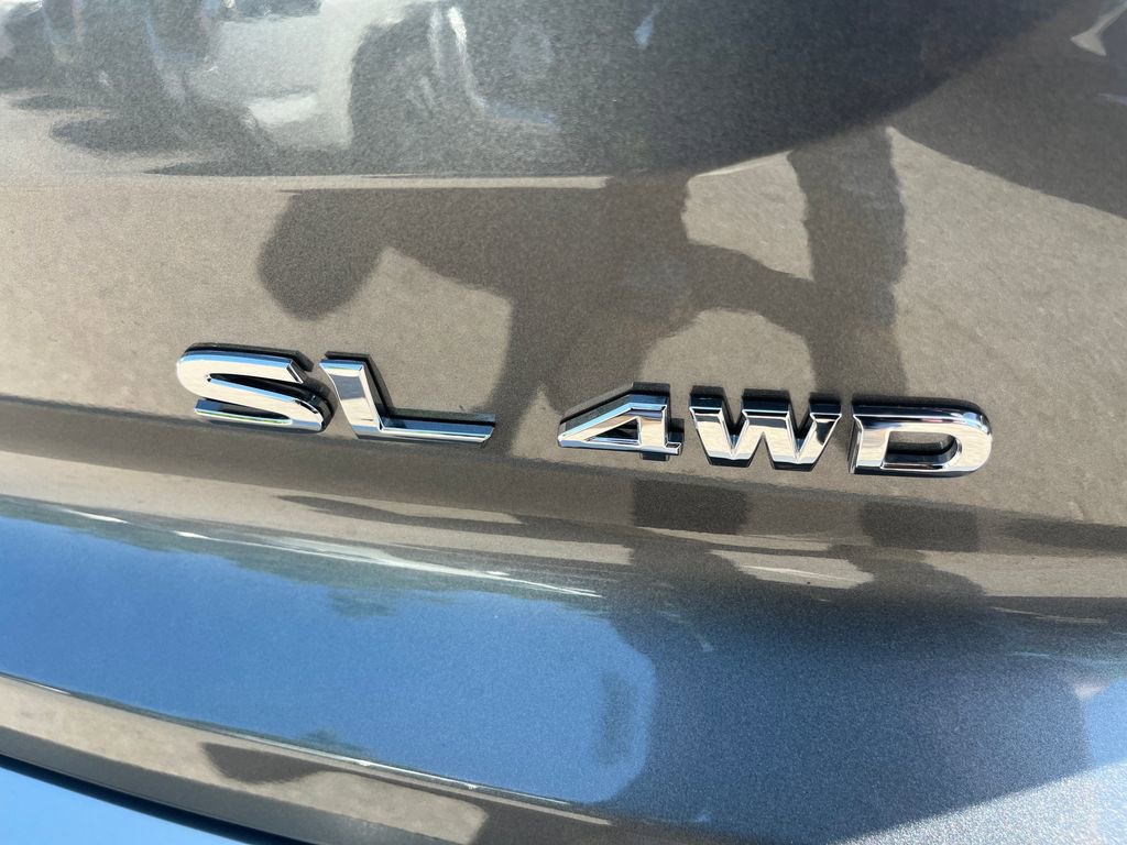 Used 2025 Nissan Pathfinder SL AWD/4WD image 41
