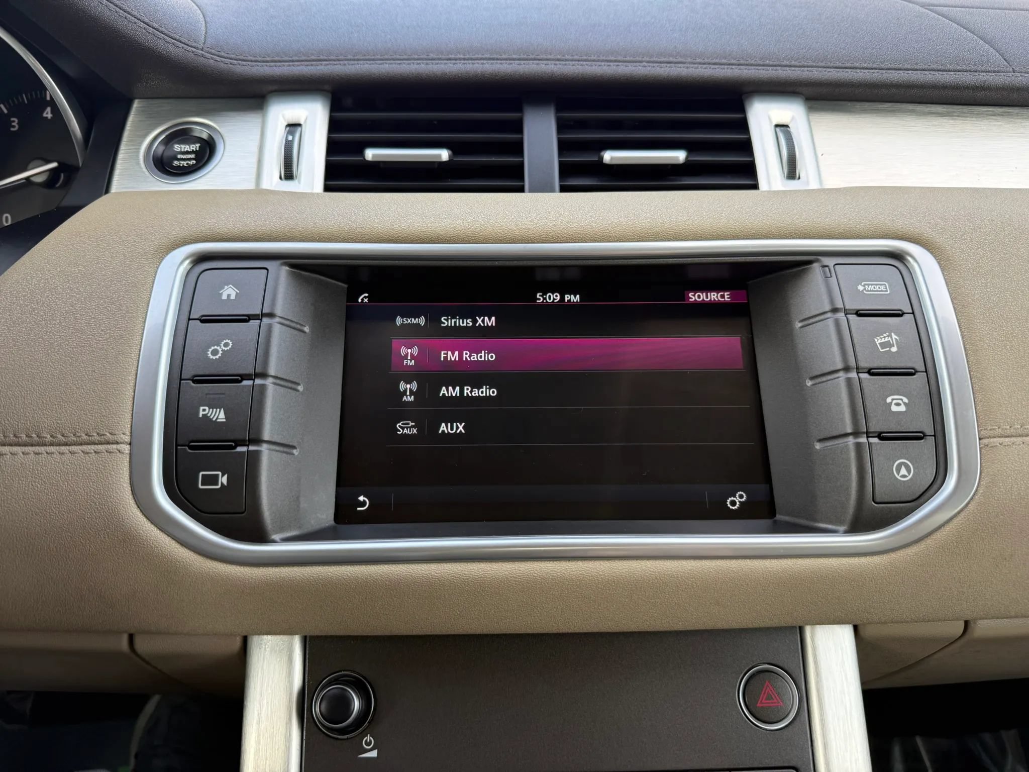 Used 2017 Land Rover Range Rover Evoque SE AWD/4WD image 42