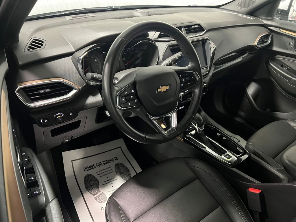 Used 2023 Chevrolet TrailBlazer ACTIV w/ Convenience Package image 2