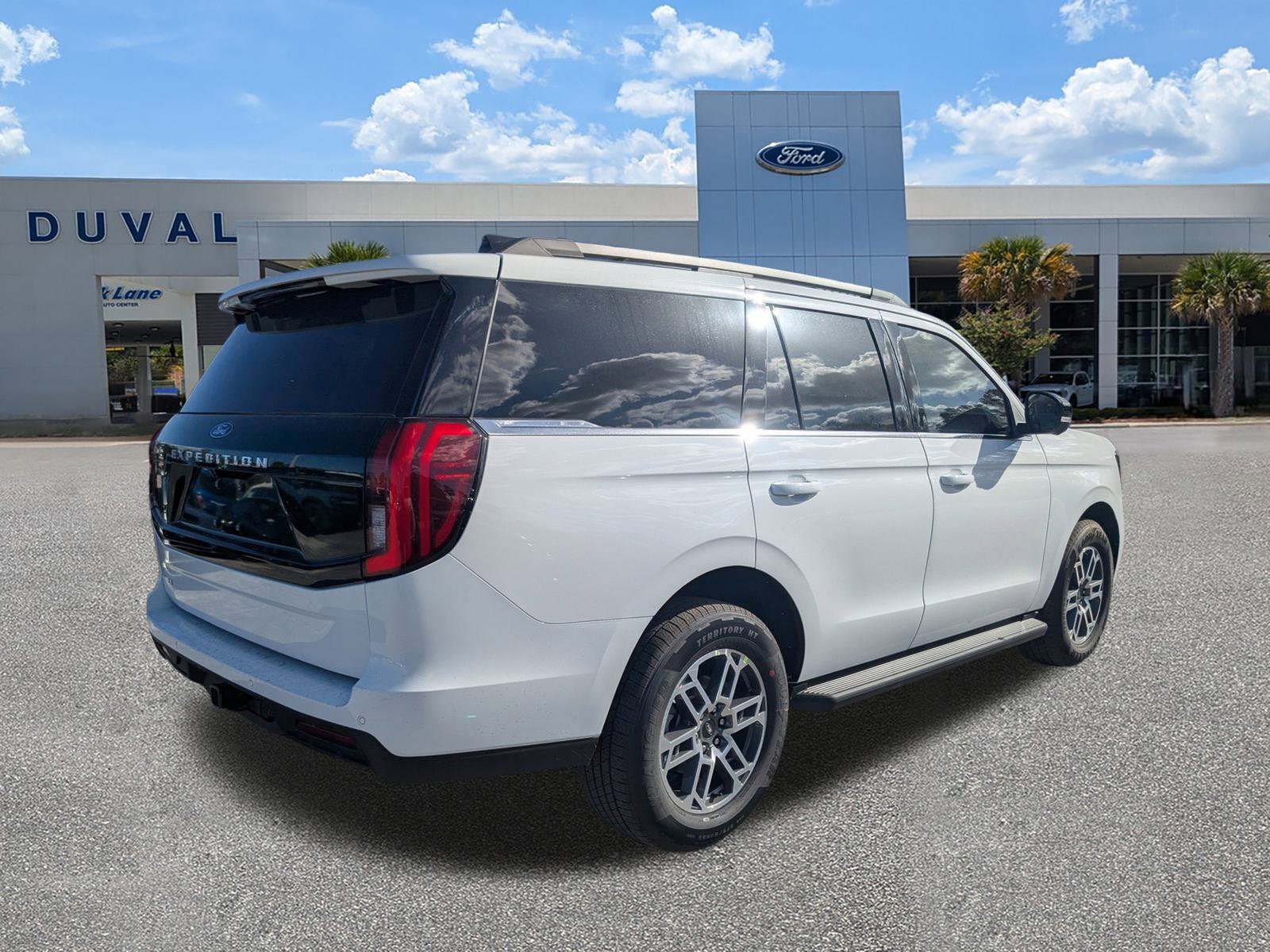 New 2025 Ford Expedition Active image 4