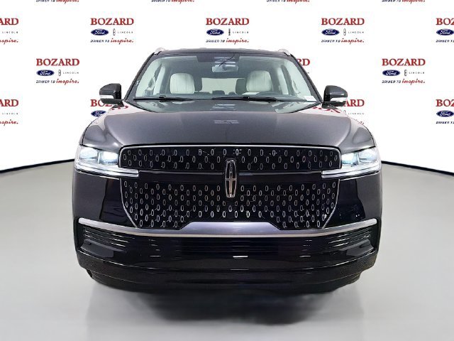 New 2026 Lincoln Navigator L Premier AWD/4WD image 2
