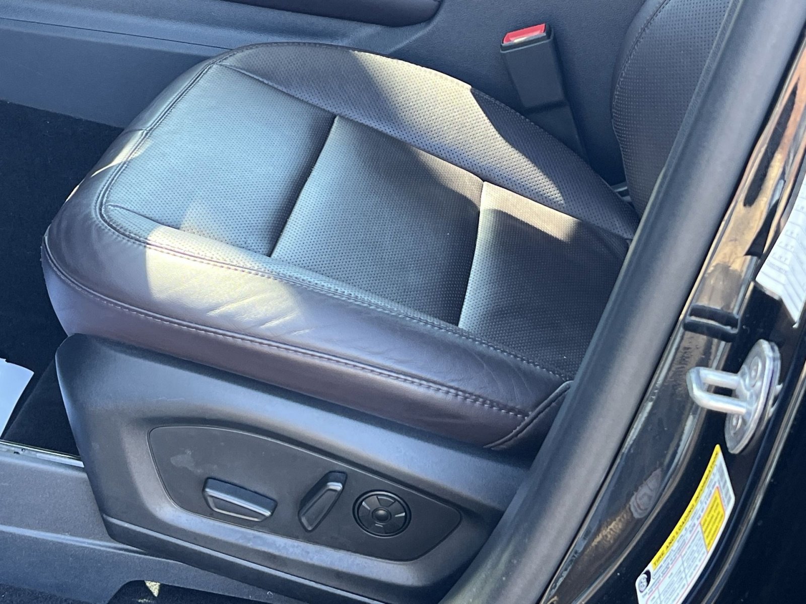 Used 2025 Ford Explorer Platinum w/ LUX Leather Package image 13