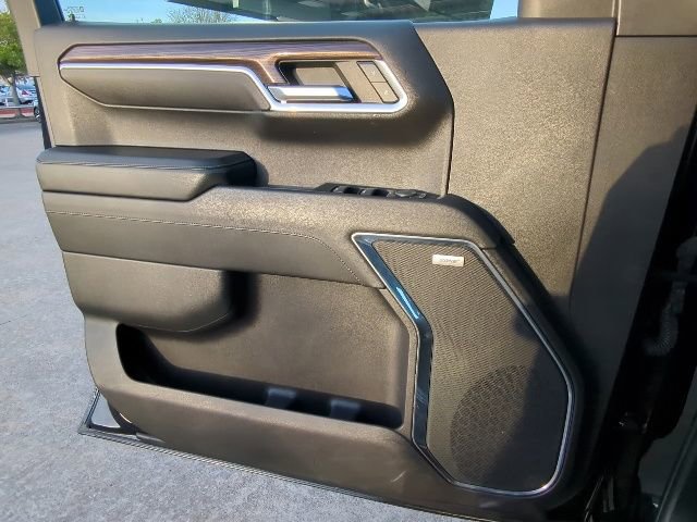 Used 2022 Chevrolet Silverado 1500 LT Trail Boss w/ LT Trail Boss Premium Package image 13