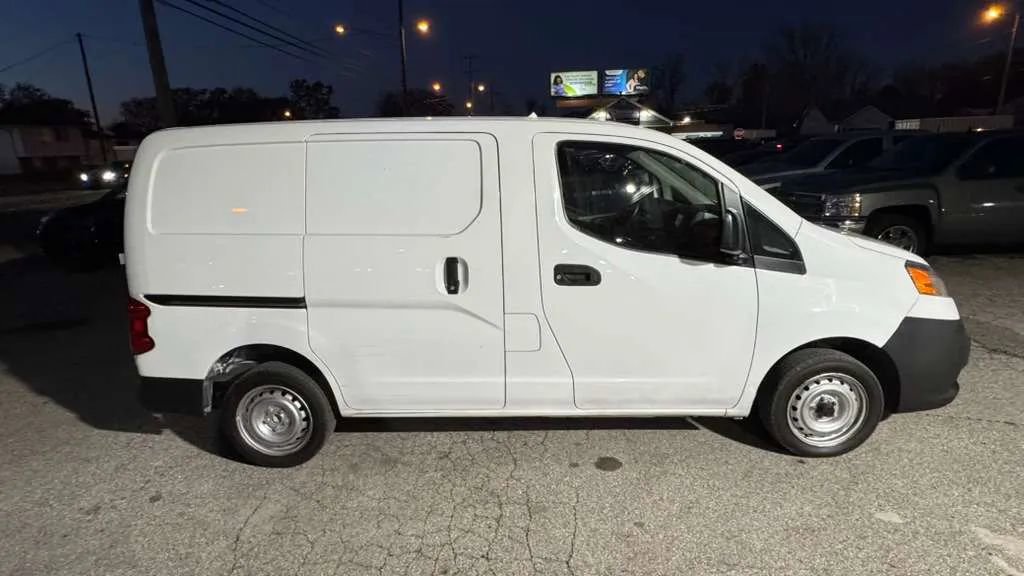 Used 2019 Nissan NV200 S image 2