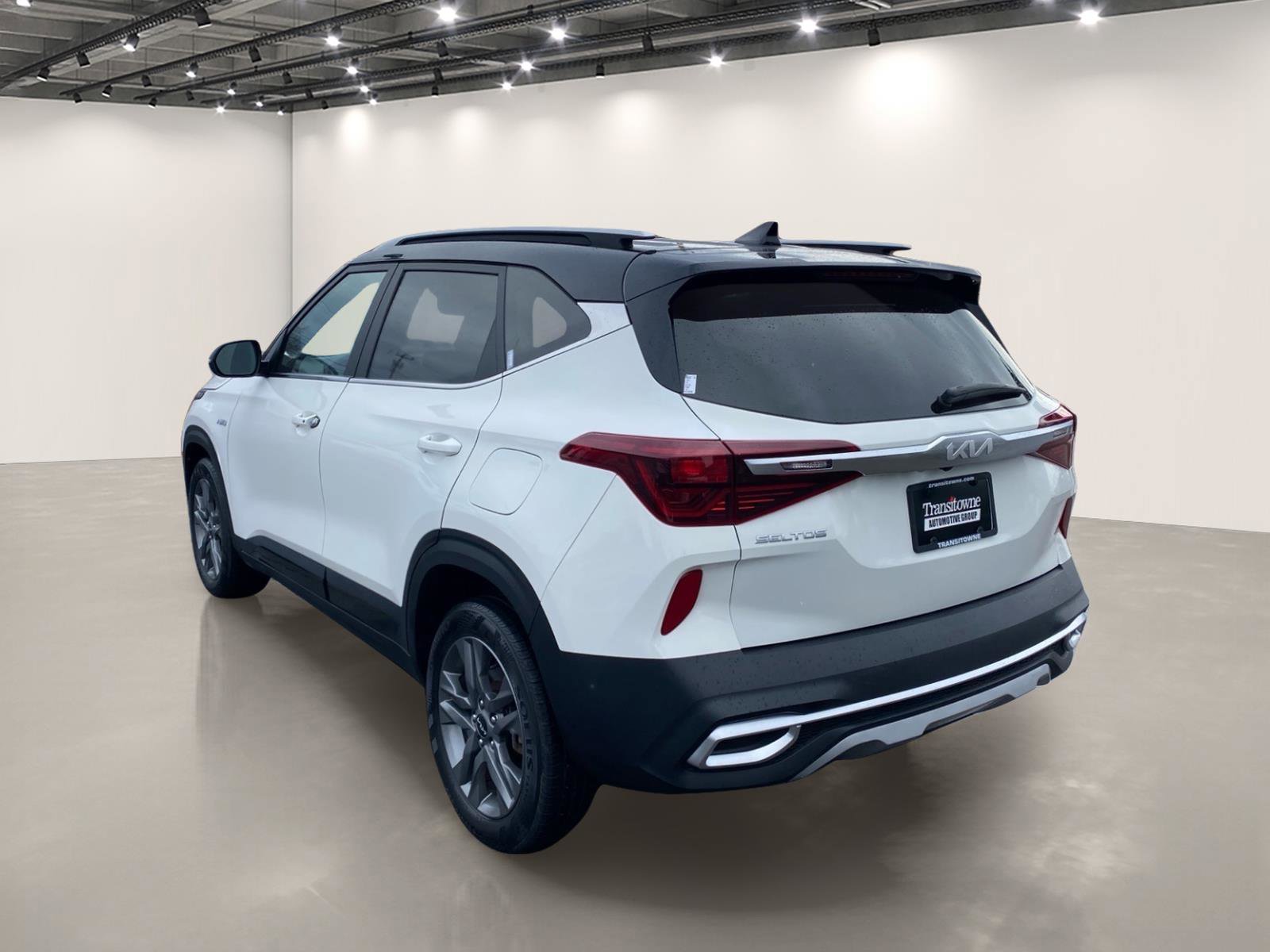 Certified 2023 Kia Seltos S image 6