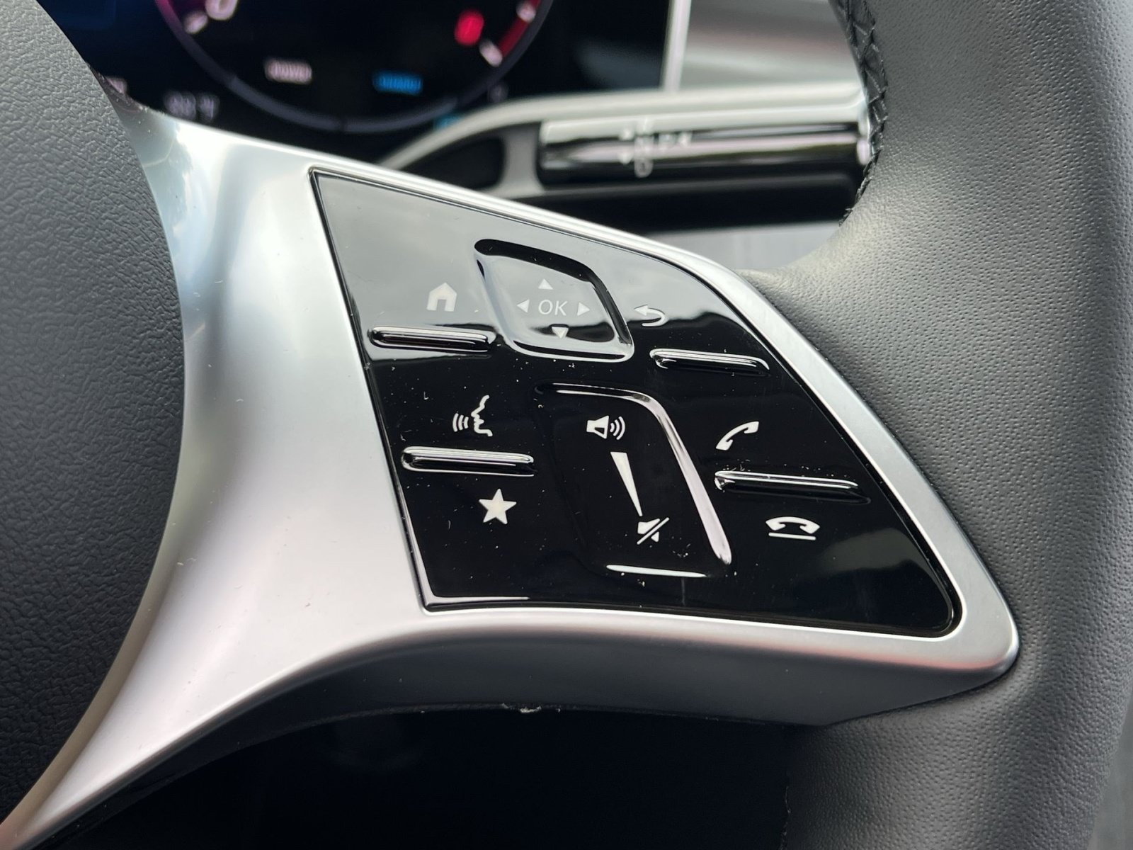 New 2026 Mercedes-Benz C 300 4MATIC Sedan image 37