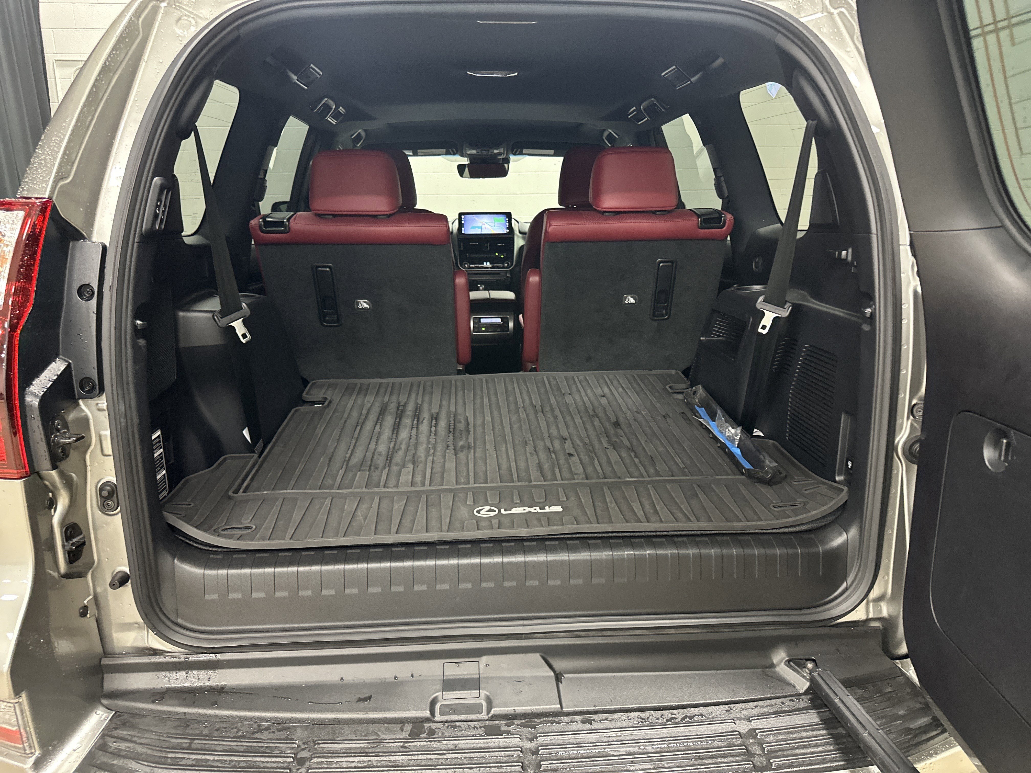 Certified 2022 Lexus GX 460 Luxury w/ Sport Design Package AWD/4WD image 33