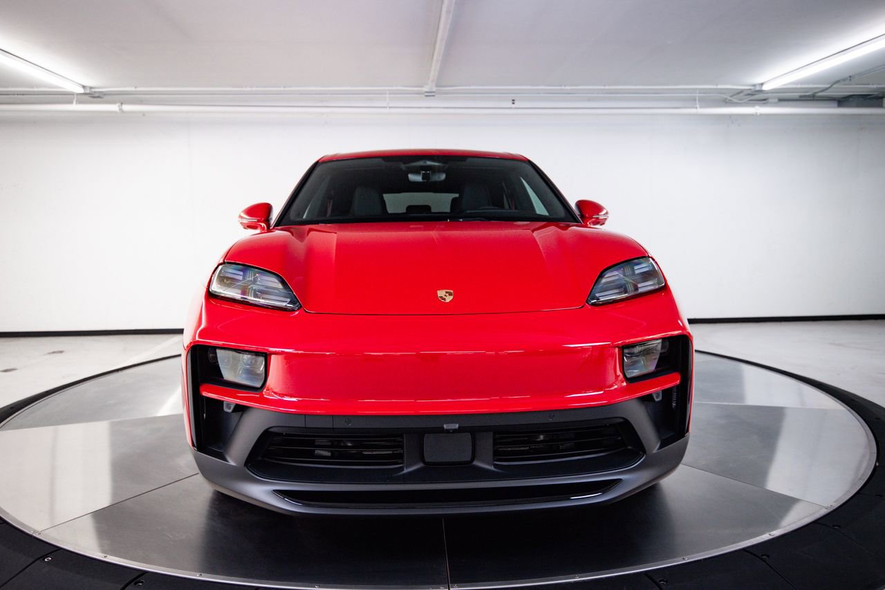 New 2026 Porsche Macan GTS Electric image 10