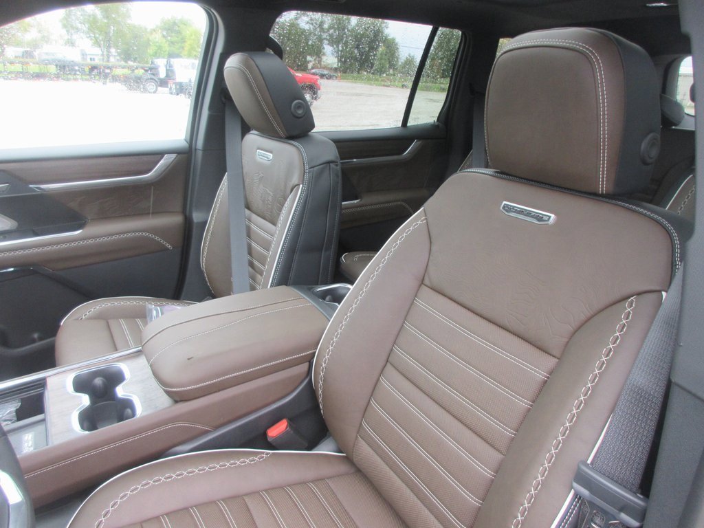 New 2026 GMC Acadia Denali Ultimate image 13