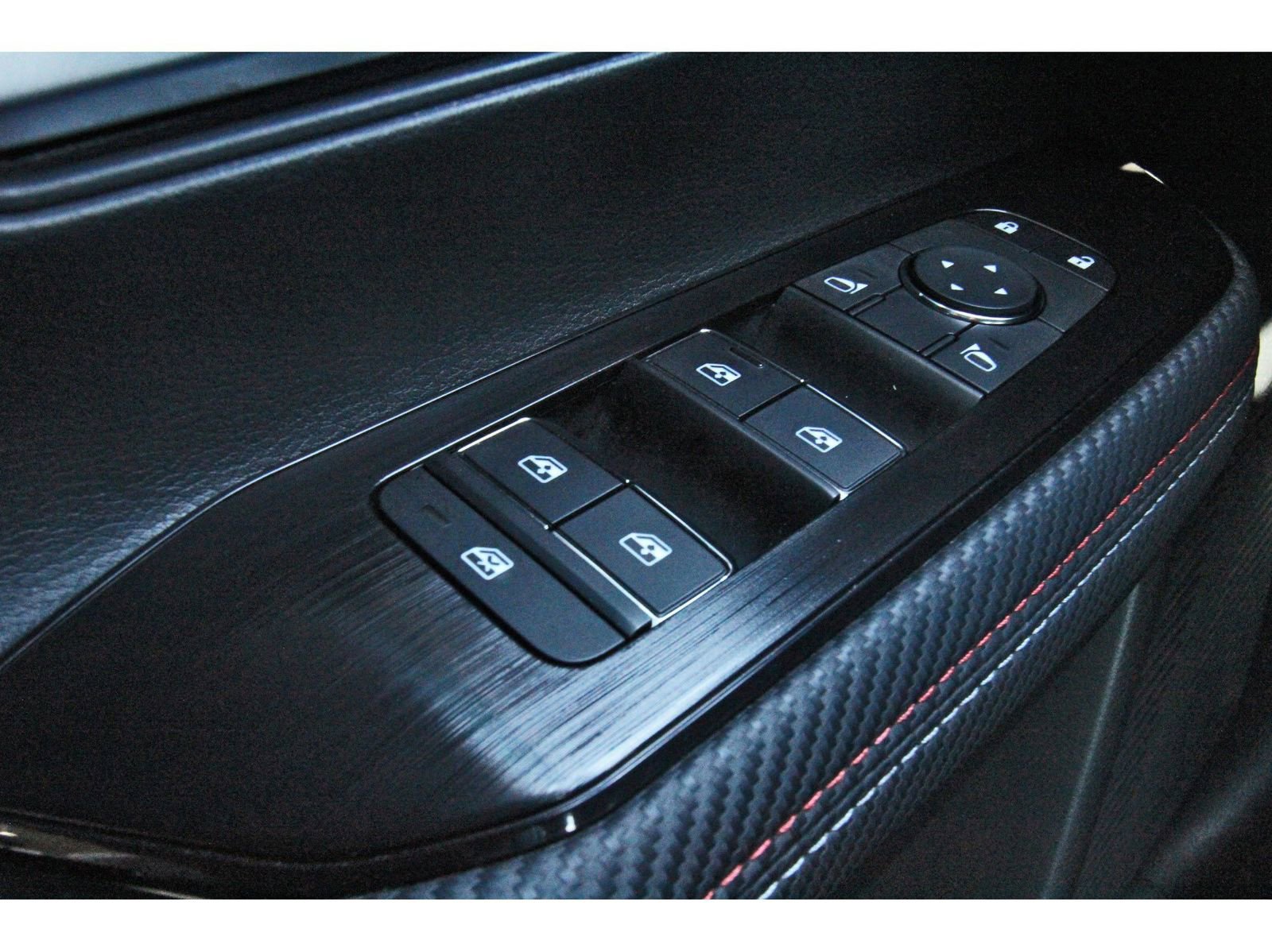 Certified 2025 Nissan Kicks SR FWD image 22