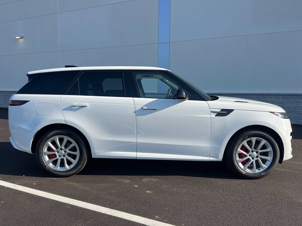 Used 2024 Land Rover Range Rover Sport Dynamic SE AWD/4WD image 9