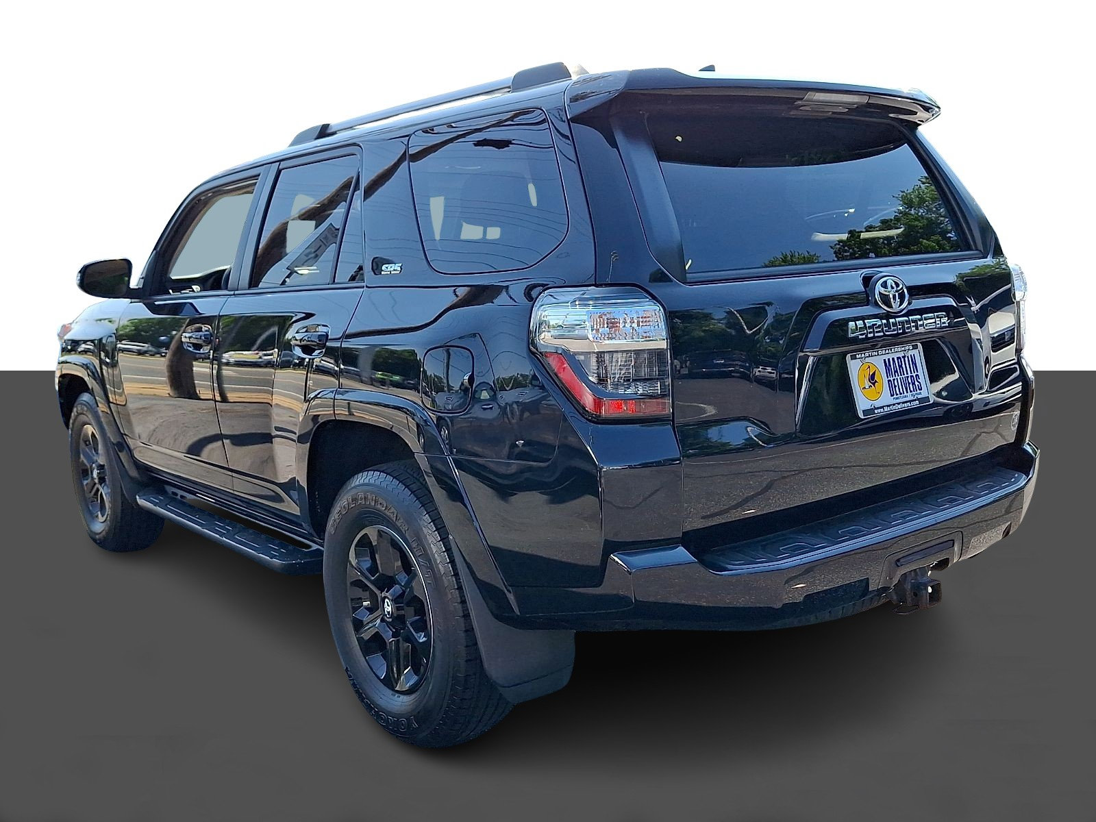 Used 2020 Toyota 4Runner SR5 Premium w/ Moonroof Package AWD/4WD image 4