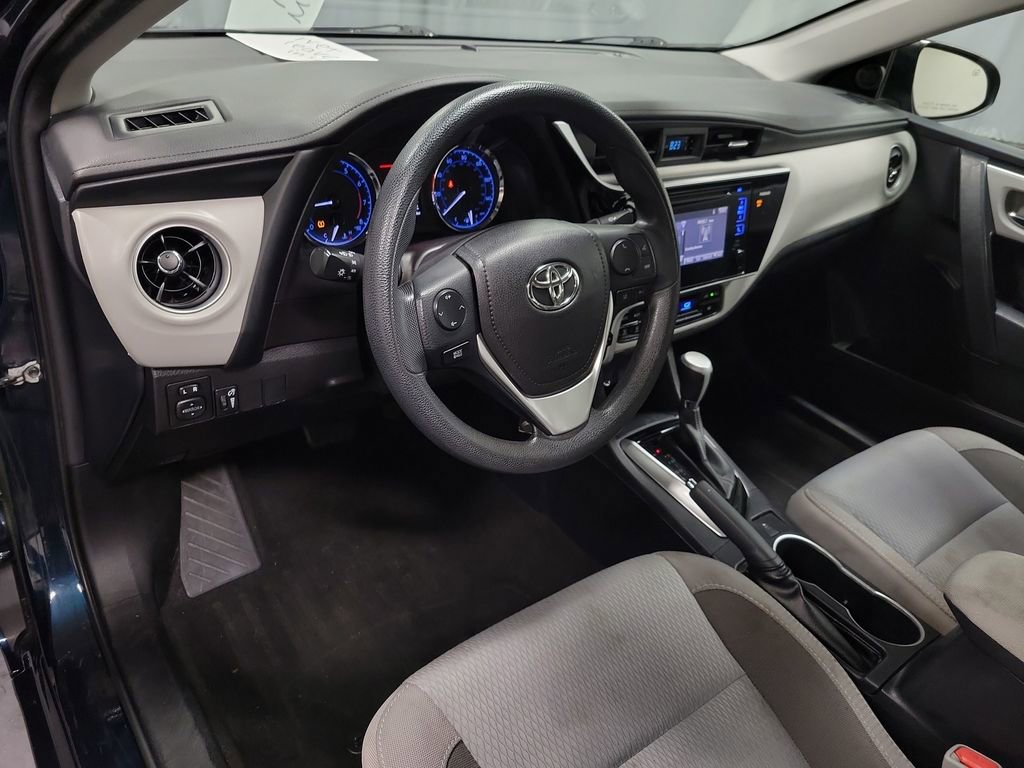 Used 2017 Toyota Corolla LE image 14