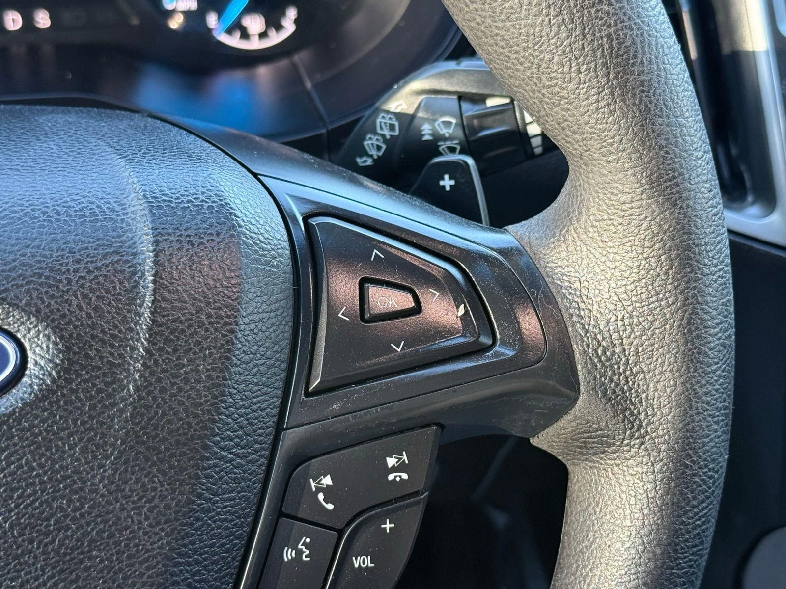 Used 2017 Ford Edge SE AWD/4WD image 36