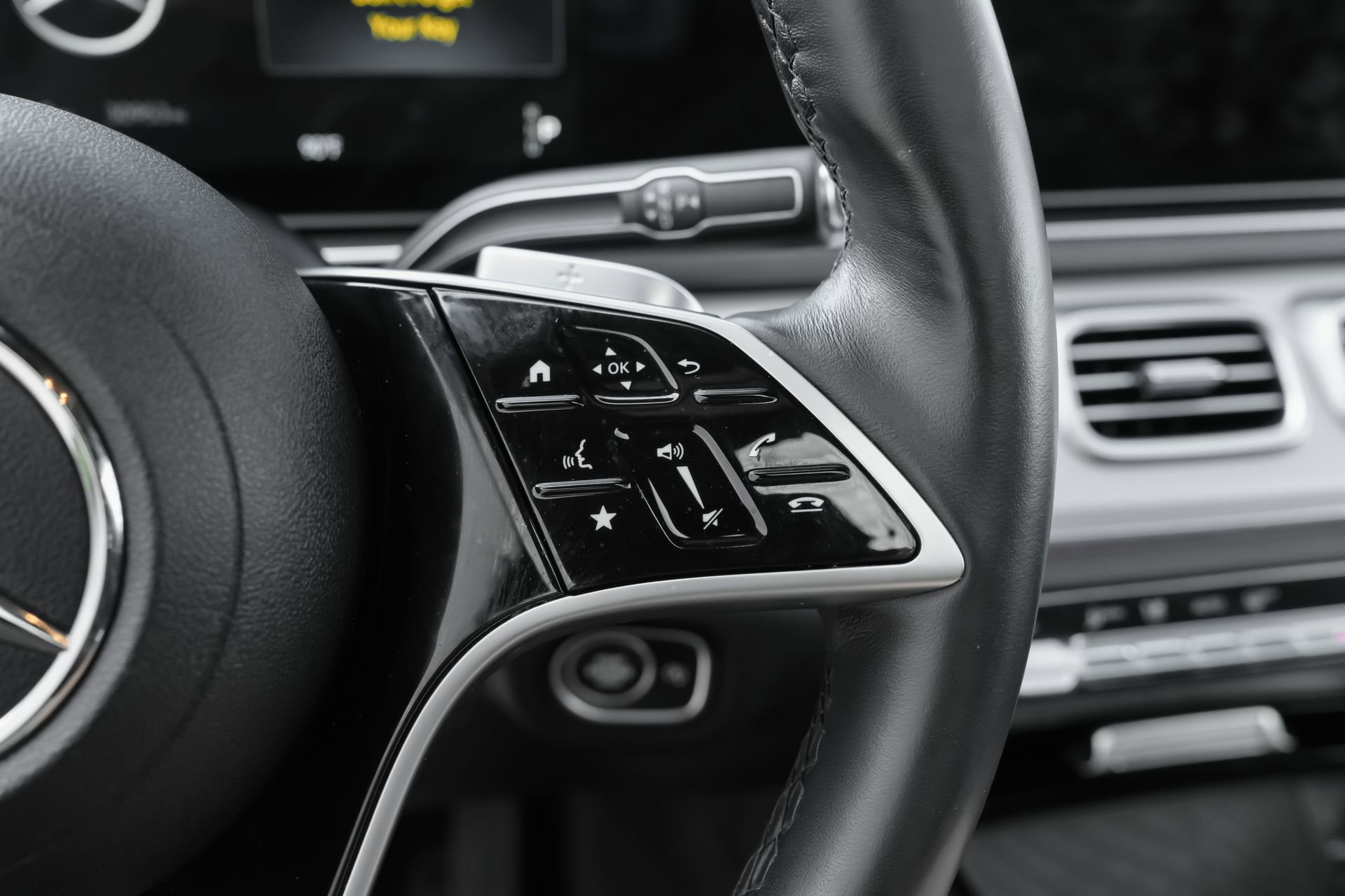 Used 2025 Mercedes-Benz GLE 350 4MATIC image 18