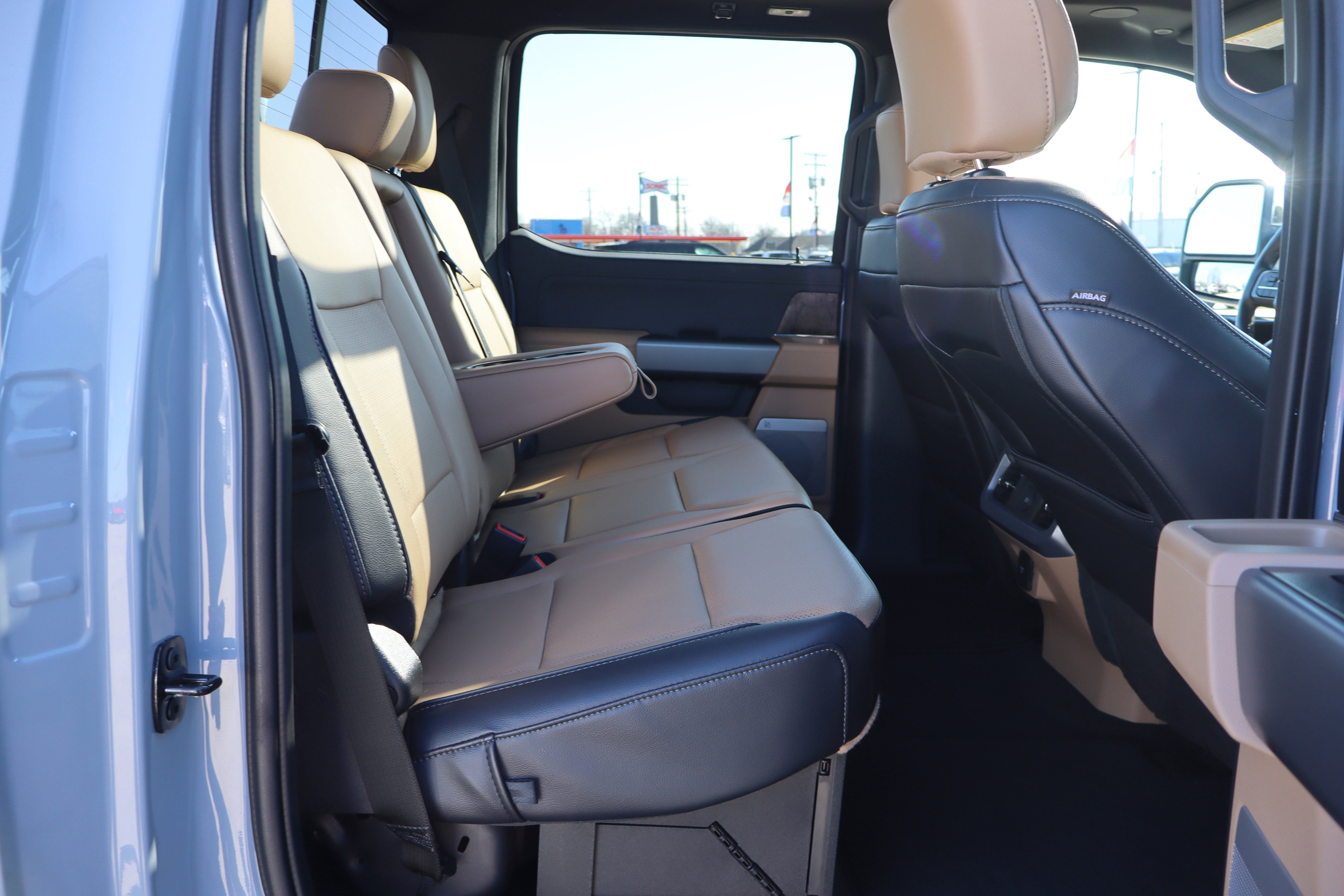 Used 2025 Ford F350 Lariat w/ Lariat Ultimate Package image 12