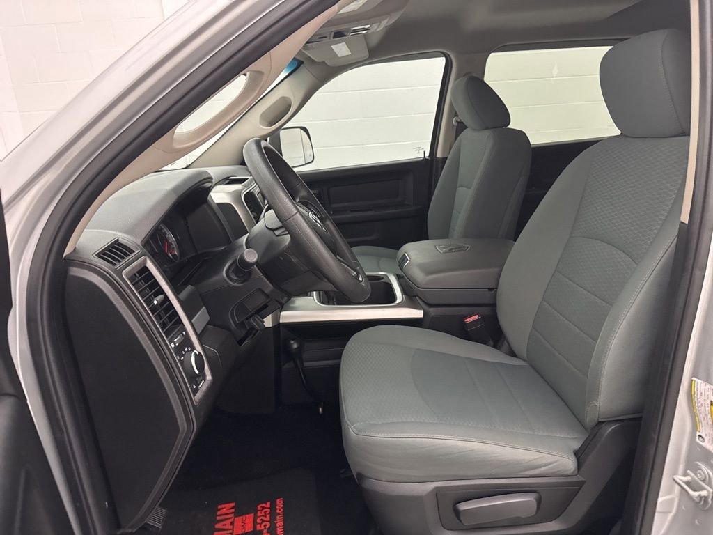 Used 2018 RAM 3500 Tradesman w/ Chrome Appearance Group AWD/4WD image 17