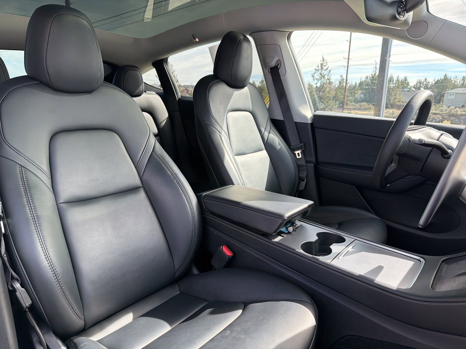 Used 2021 Tesla Model Y Standard Range image 26