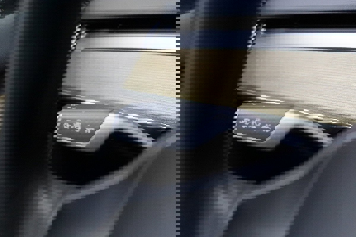 Used 2023 Tesla Model 3 Standard Range image 48