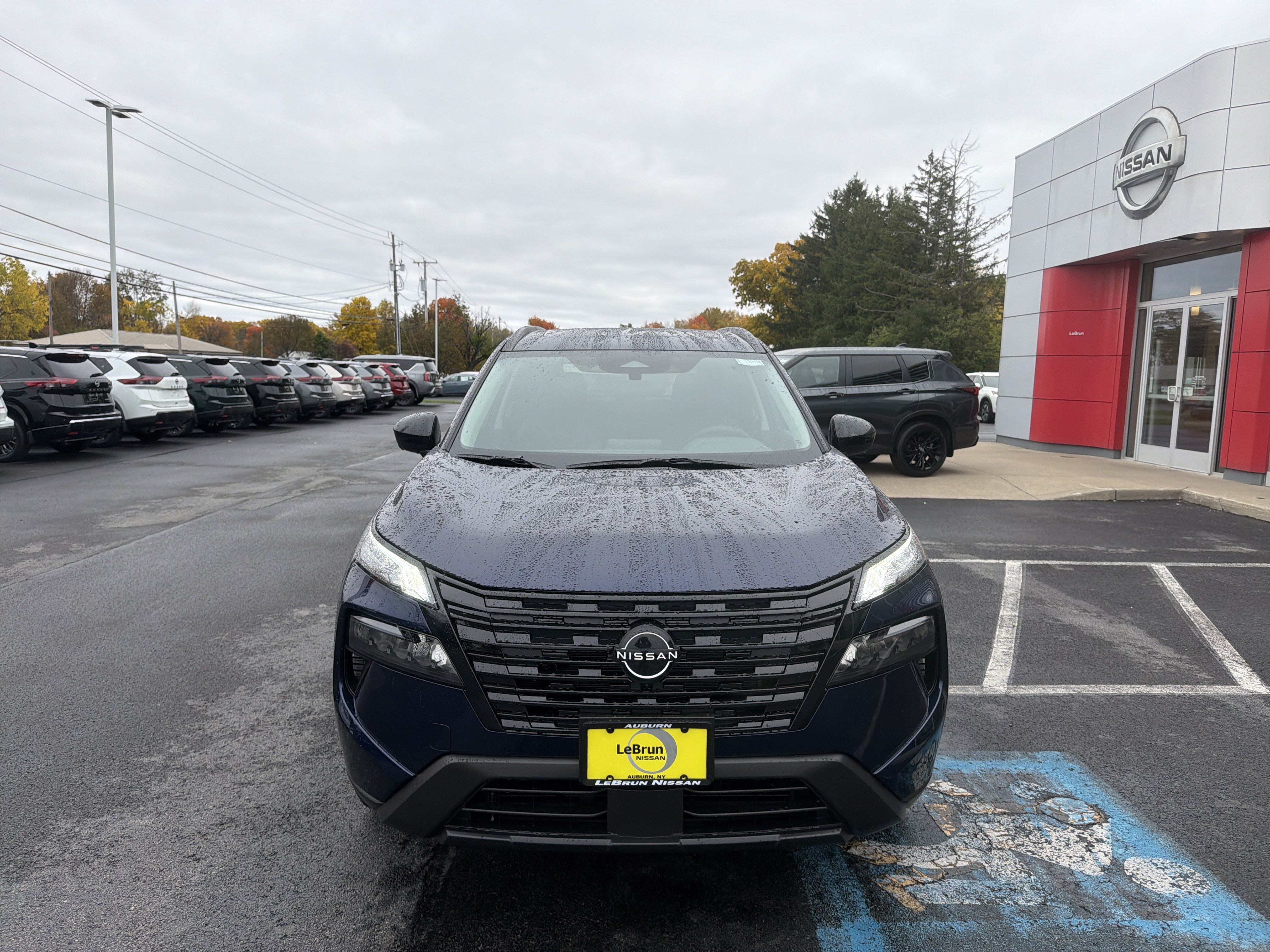 New 2027 Nissan Rogue Dark Armor AWD/4WD image 2