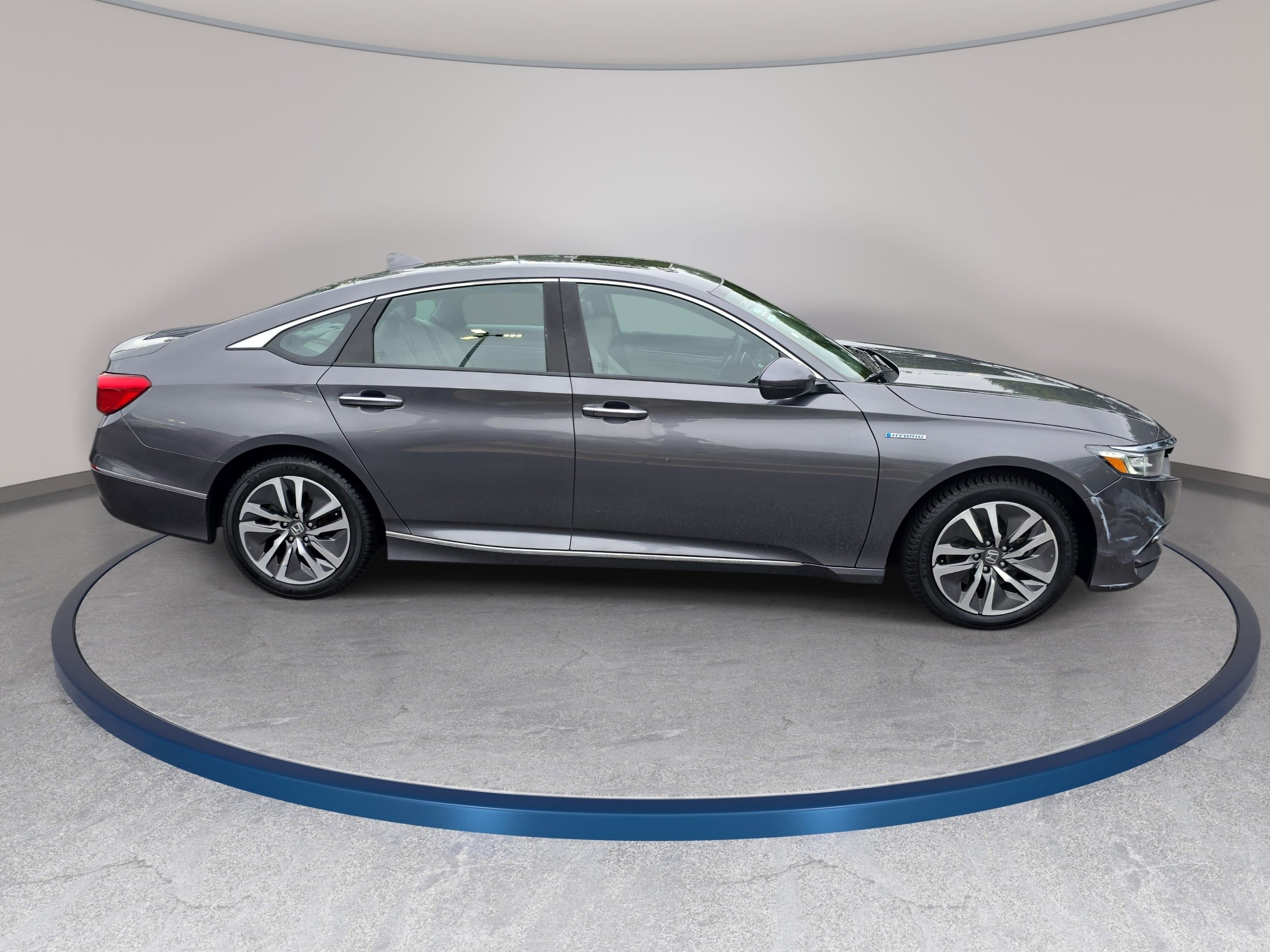 Used 2019 Honda Accord Touring image 4