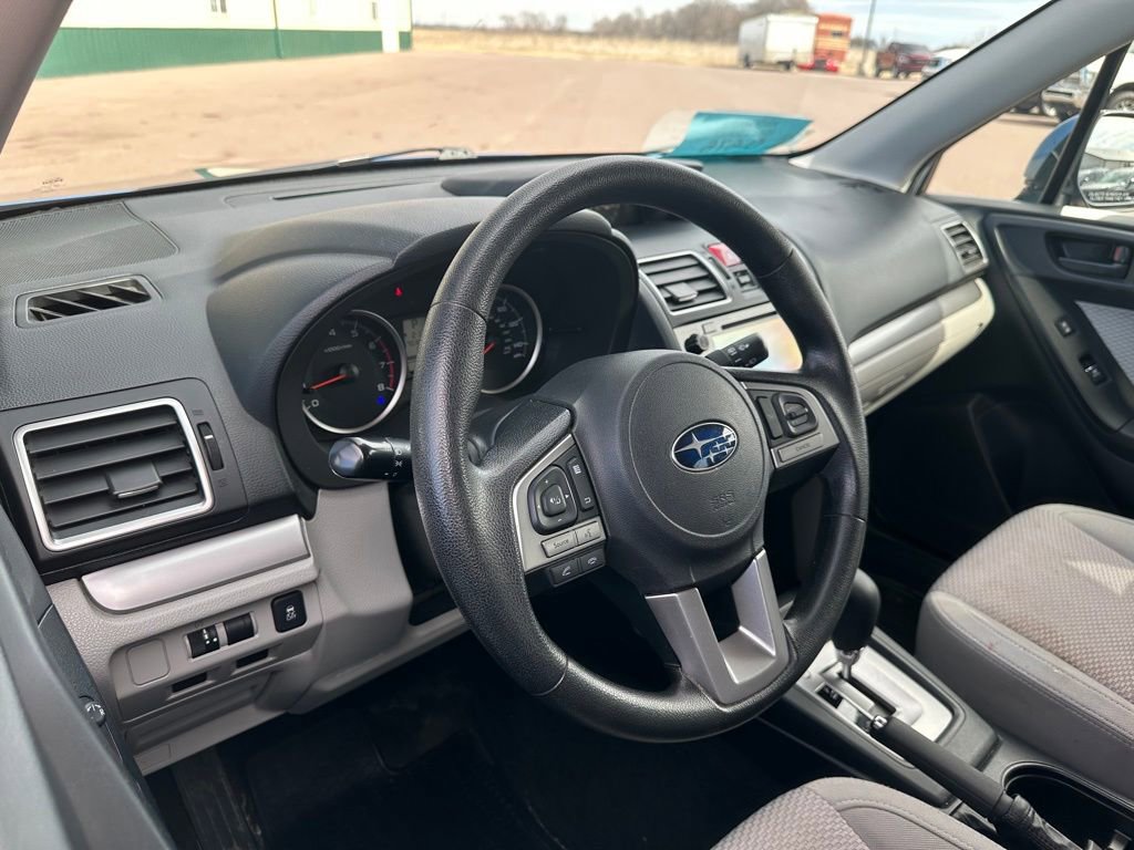 Used 2017 Subaru Forester 2.5i Premium w/ All-Weather Package image 2