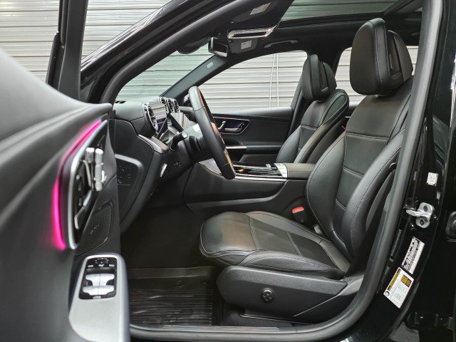 Used 2024 Mercedes-Benz GLC 300 4MATIC image 14