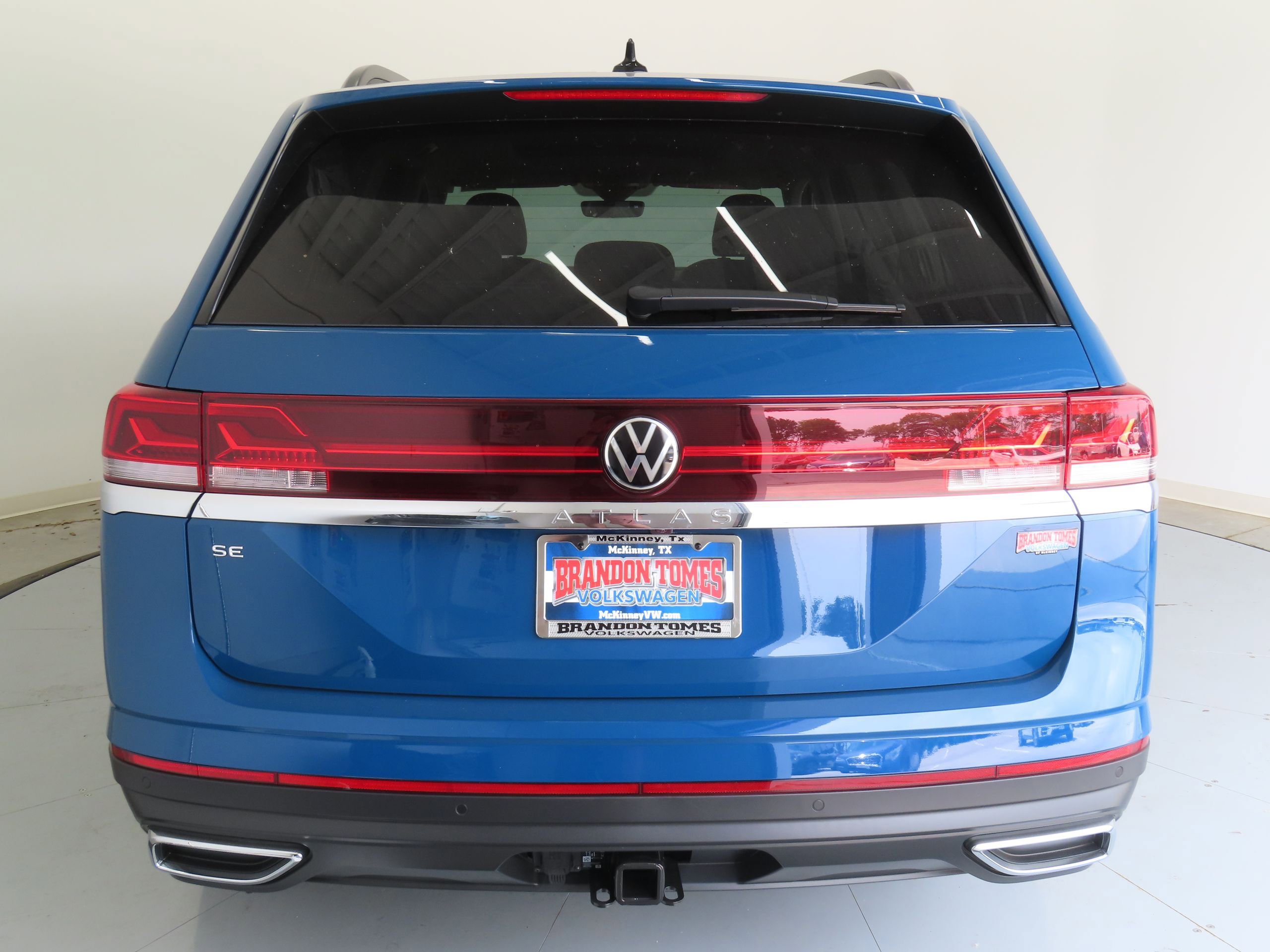 New 2025 Volkswagen Atlas SE FWD image 5