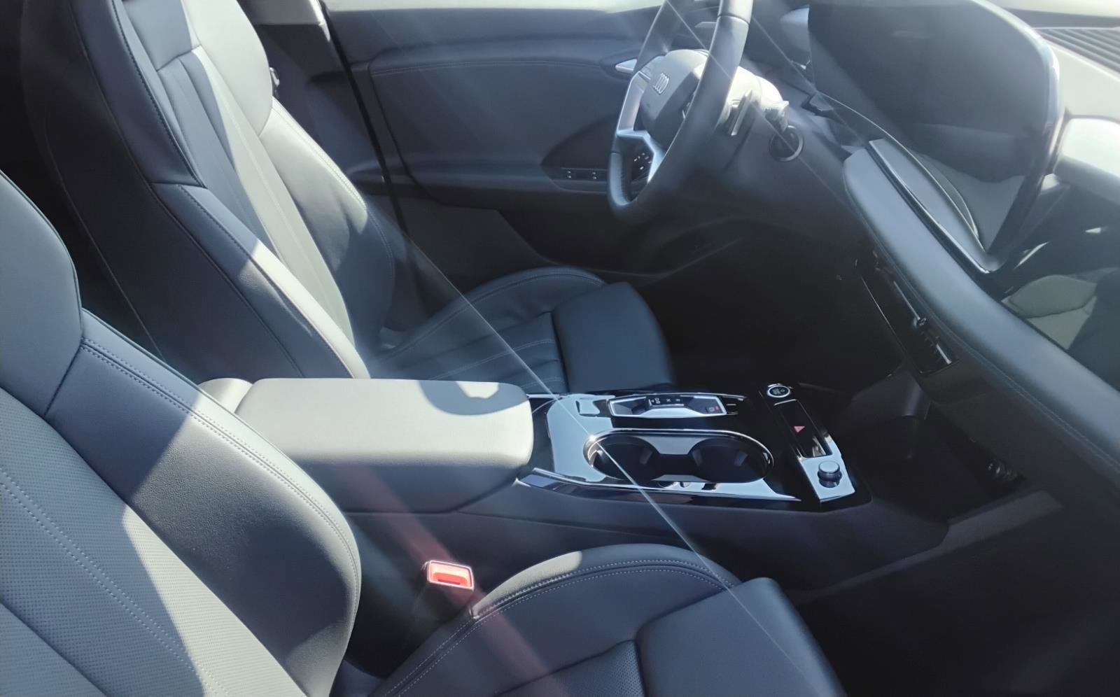 Certified 2025 Audi Q6 e-tron Premium Plus w/ Premium Plus image 28