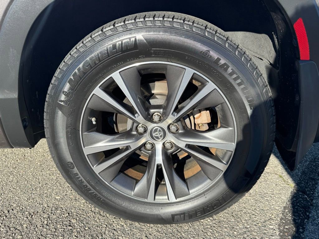 Used 2016 Toyota Highlander XLE image 43