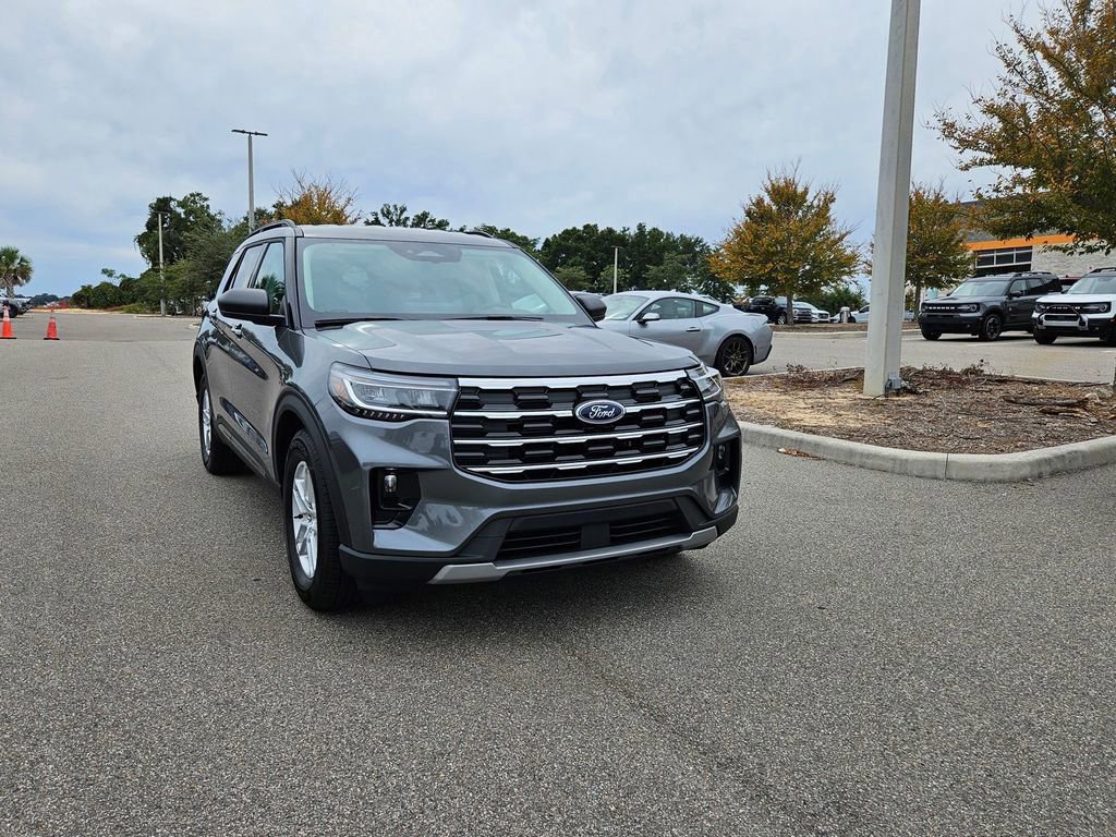 New 2026 Ford Explorer Active w/ Active Comfort Package image 2