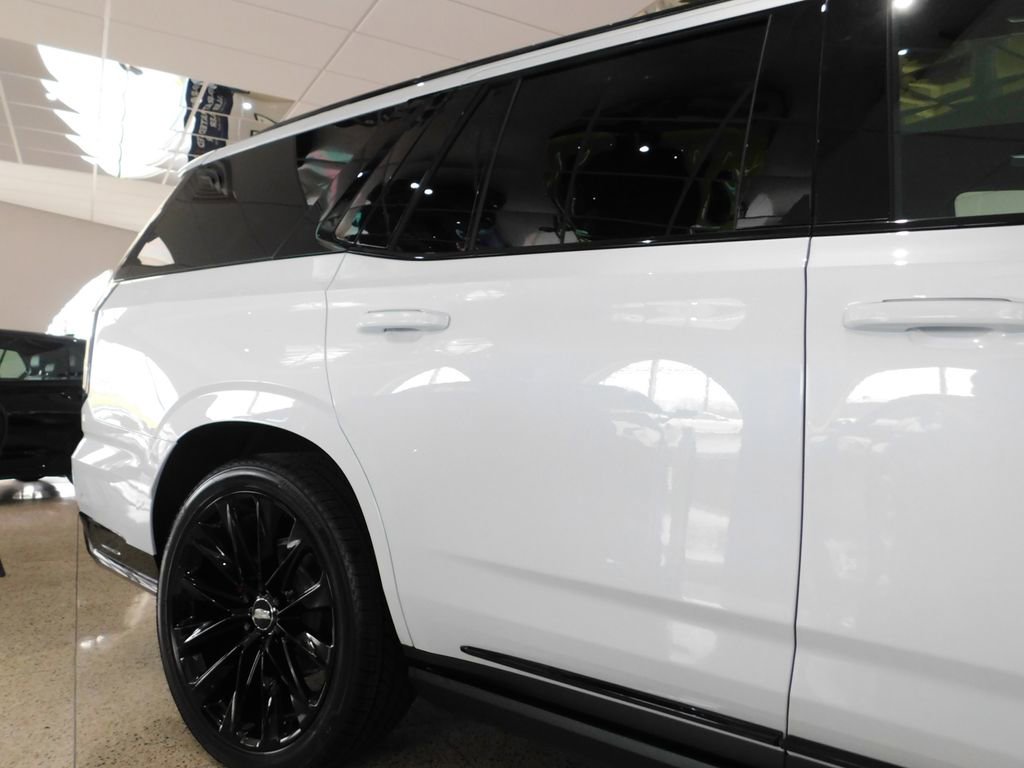 Used 2026 Cadillac Escalade V AWD/4WD image 11