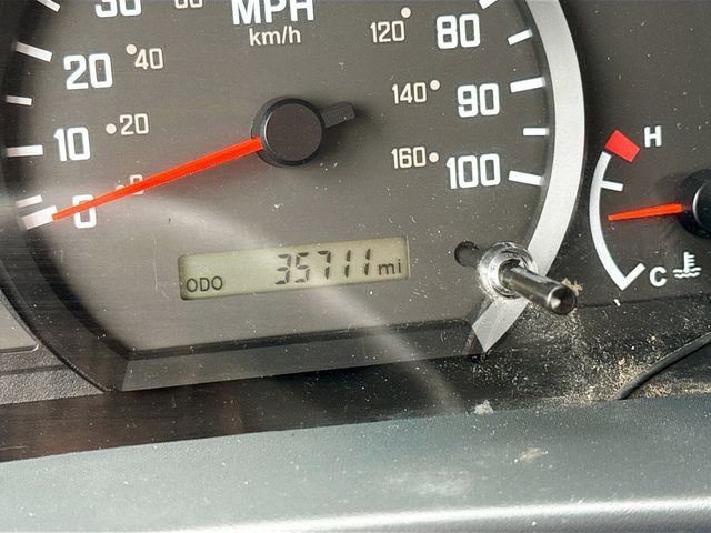 Used 2019 Isuzu NPR HD image 10