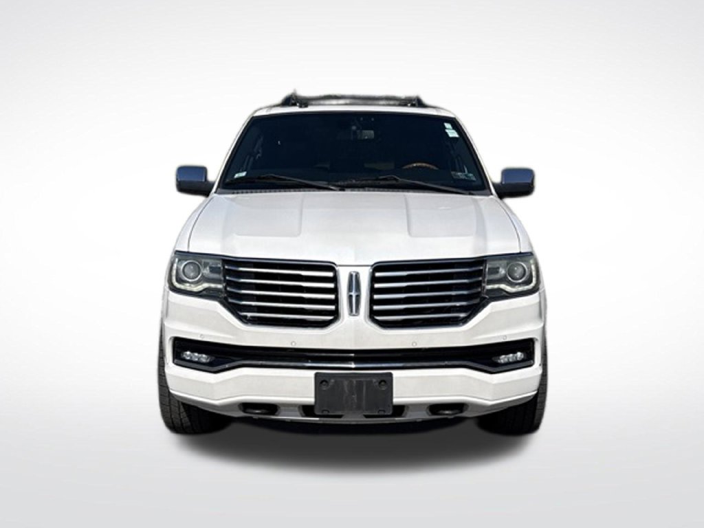 Used 2015 Lincoln Navigator L 4WD image 2