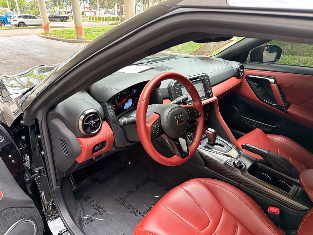 Used 2021 Nissan GT-R Premium AWD/4WD image 7