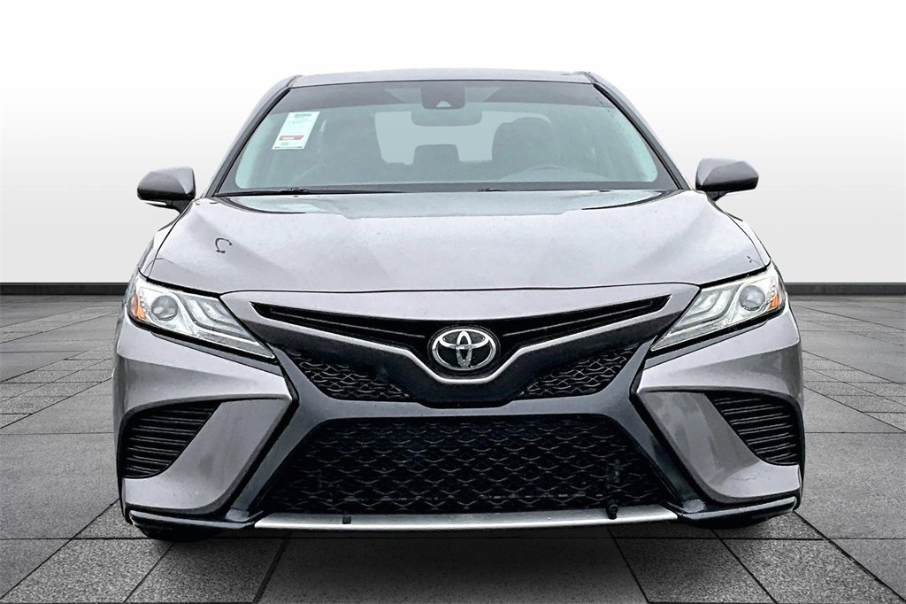 Used 2019 Toyota Camry XSE image 3