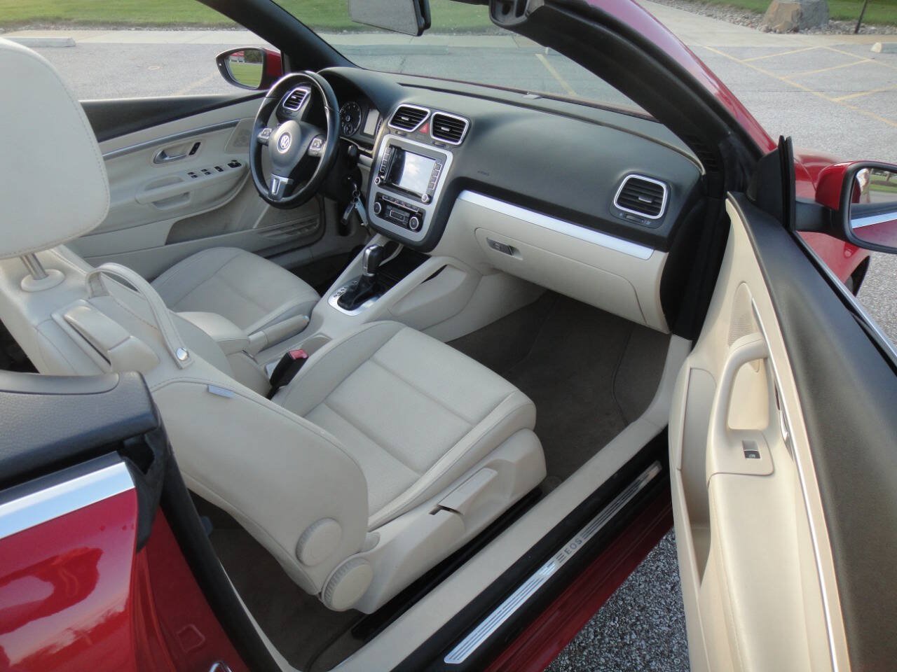 Used 2012 Volkswagen Eos Komfort FWD image 5
