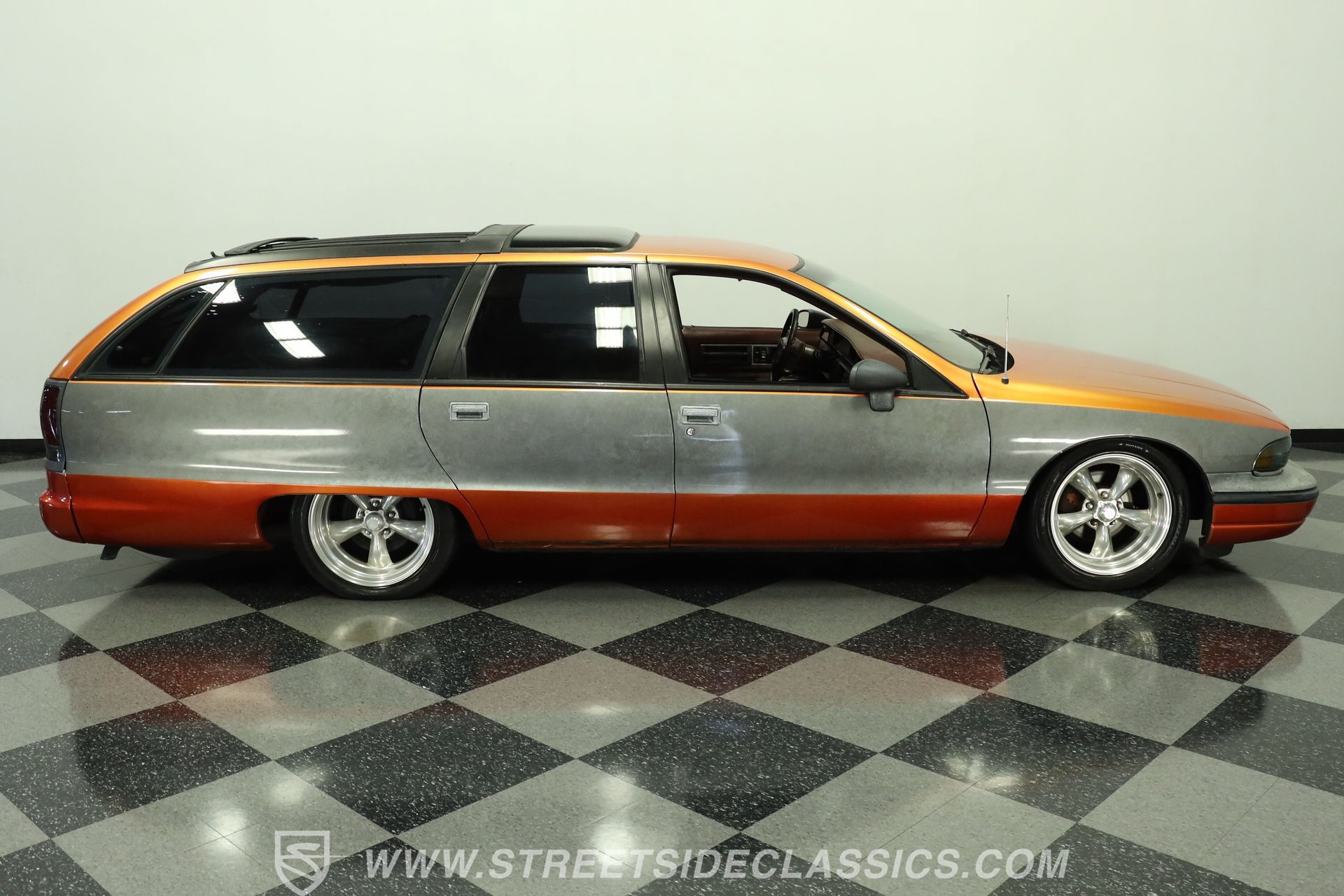 Used 1992 Oldsmobile Custom Cruiser RWD image 13
