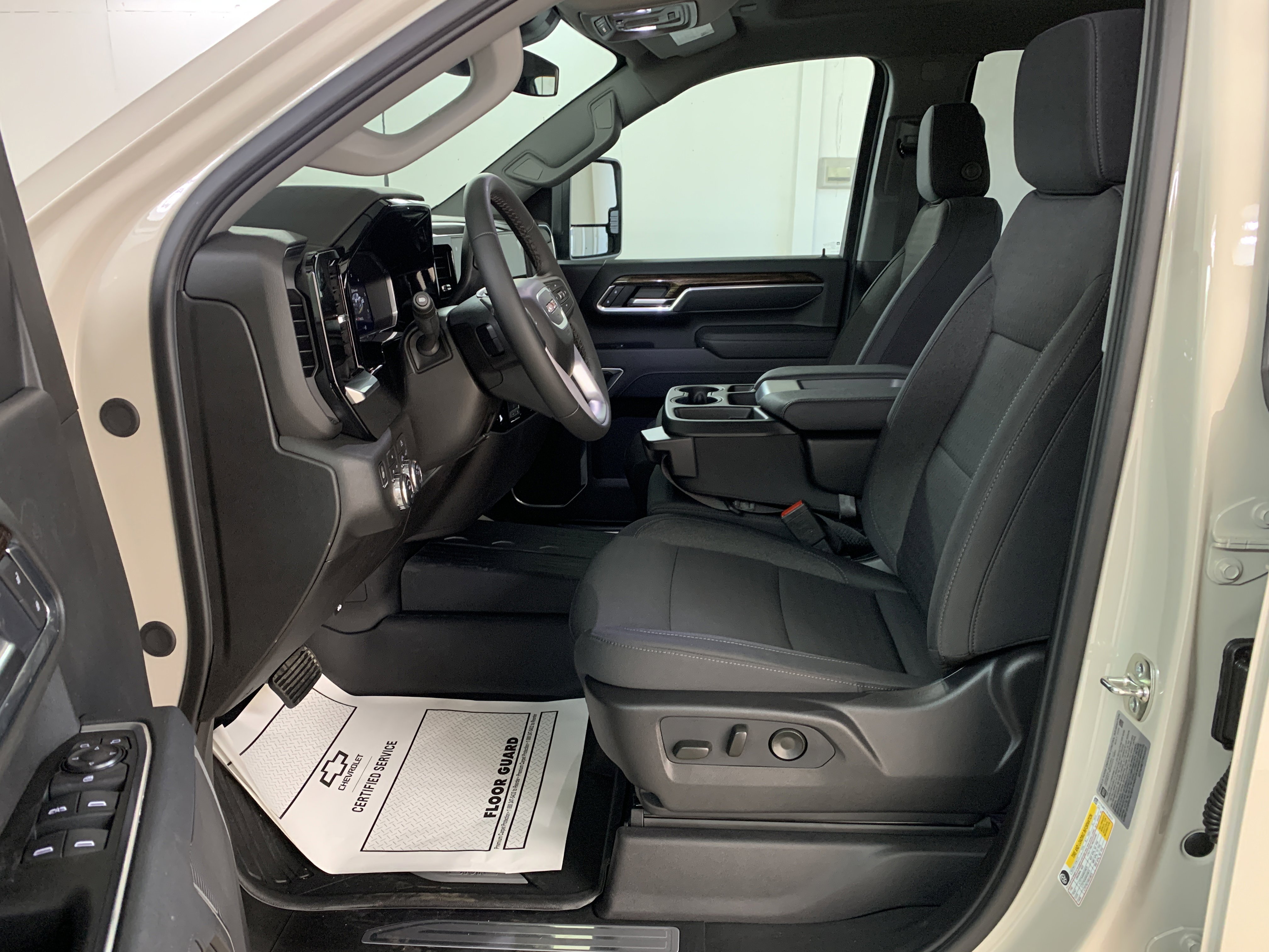 New 2026 GMC Sierra 2500 SLE image 14