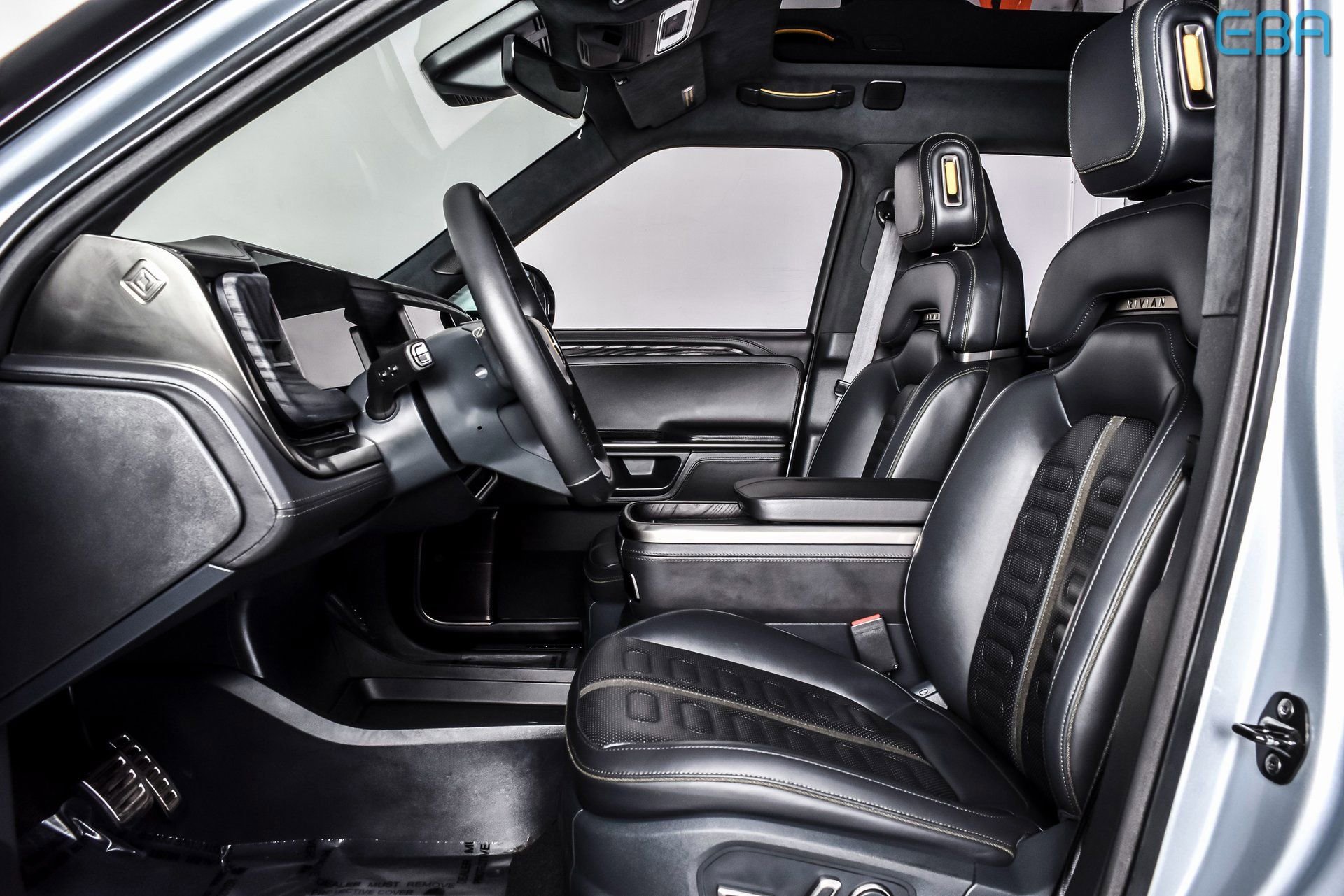 Used 2023 Rivian R1S Adventure image 15