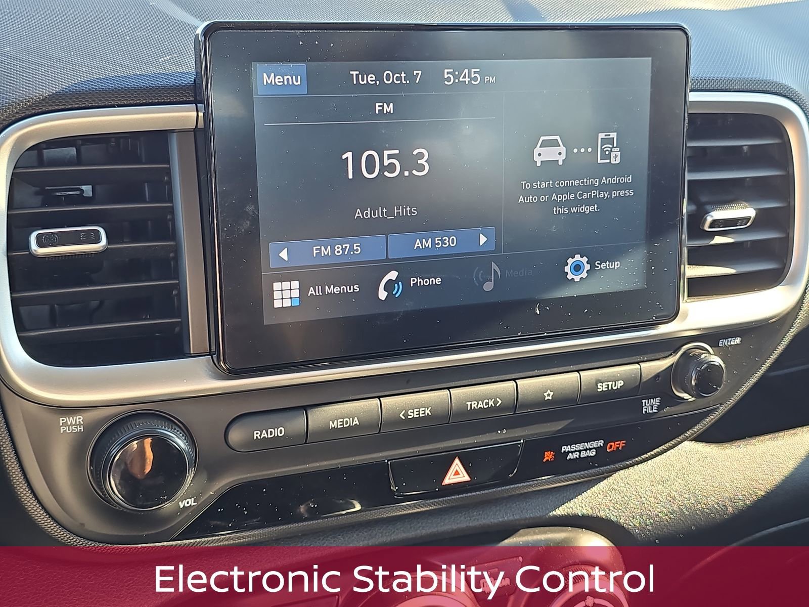 Used 2022 Hyundai Venue SEL image 19