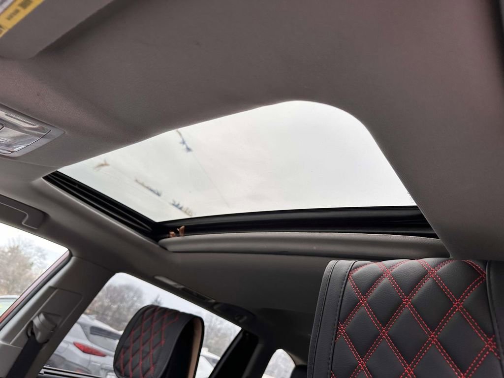 Used 2018 Toyota Highlander SE AWD/4WD image 12