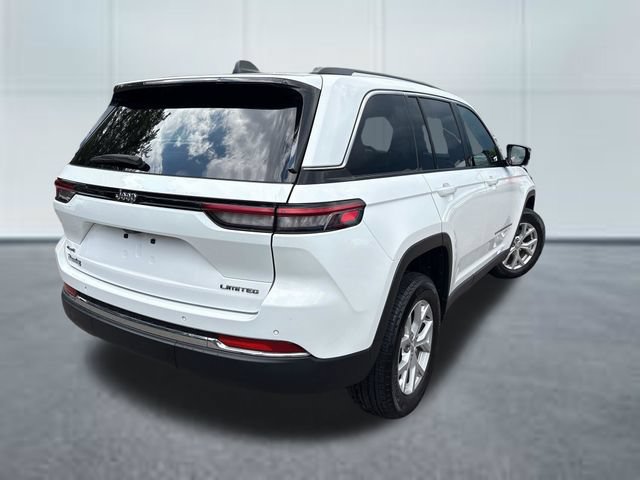 Used 2023 Jeep Grand Cherokee Limited AWD/4WD image 4