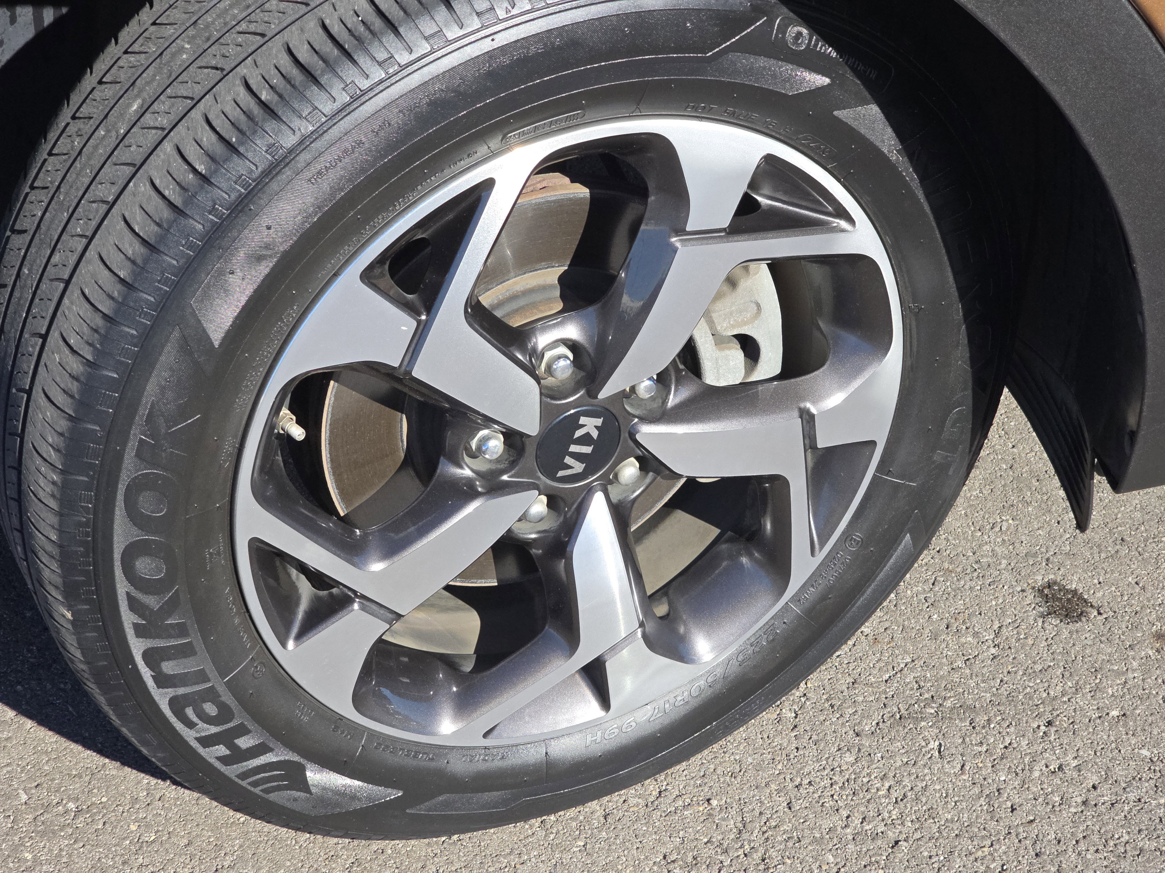 Used 2020 Kia Sportage LX image 11