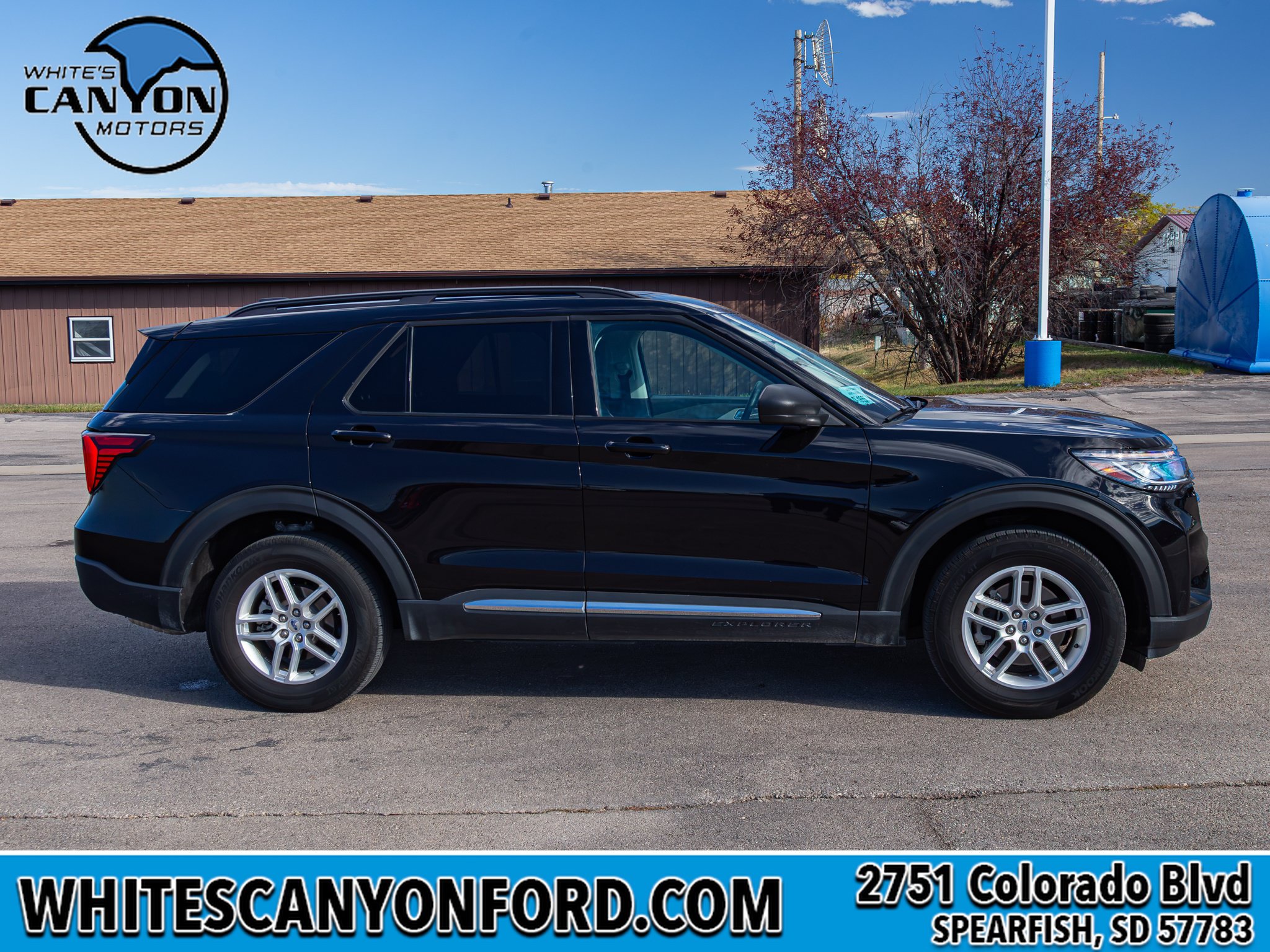 Used 2025 Ford Explorer Active AWD/4WD image 13
