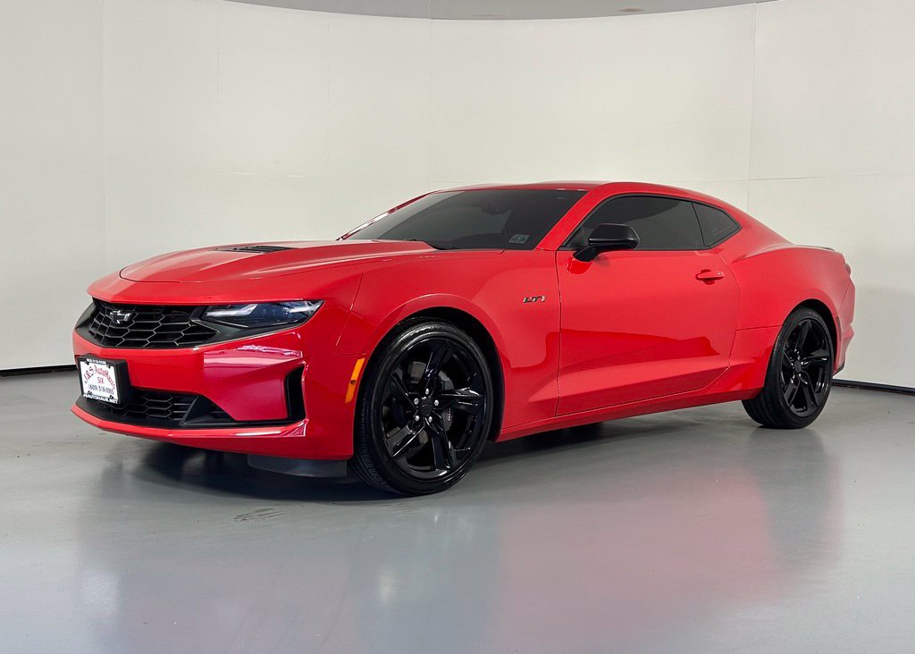 Used 2024 Chevrolet Camaro LT RWD image 4