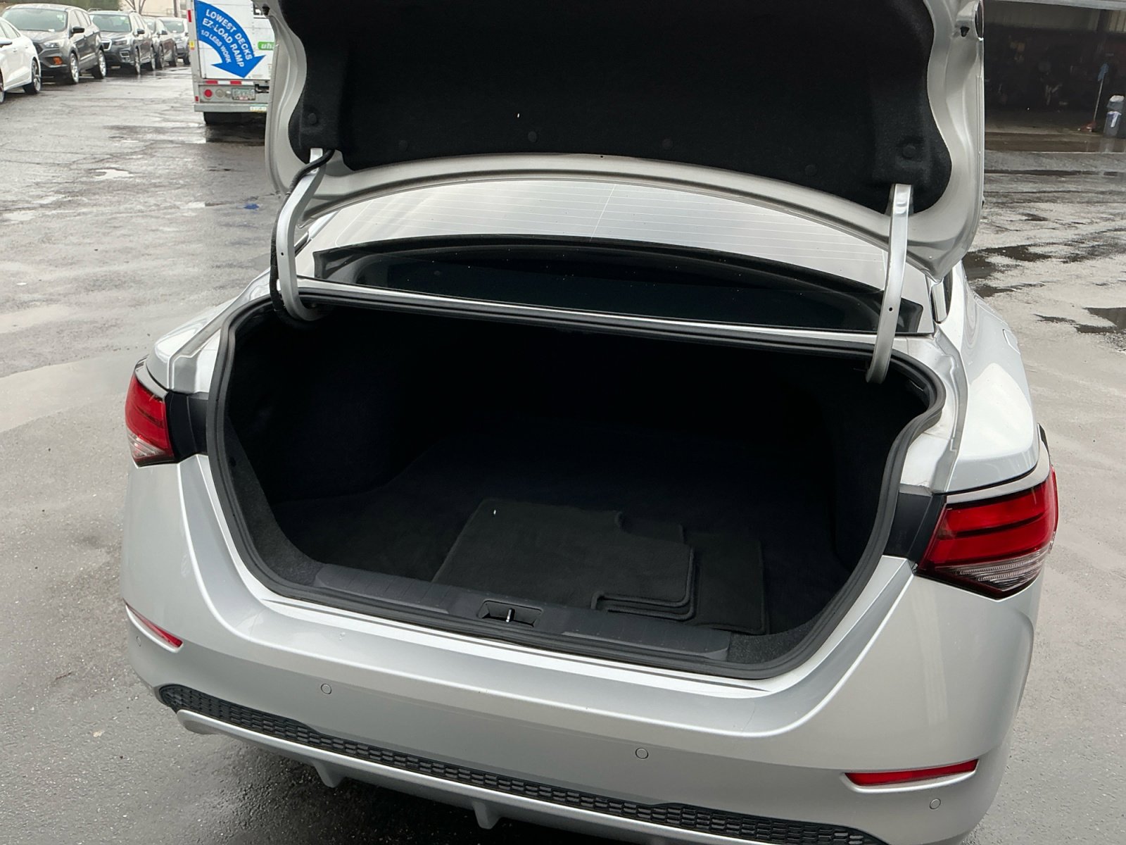 Used 2020 Nissan Sentra S image 16