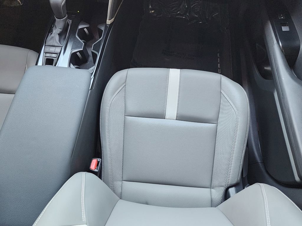 Used 2025 Toyota Camry SE w/ Convenience Package image 13