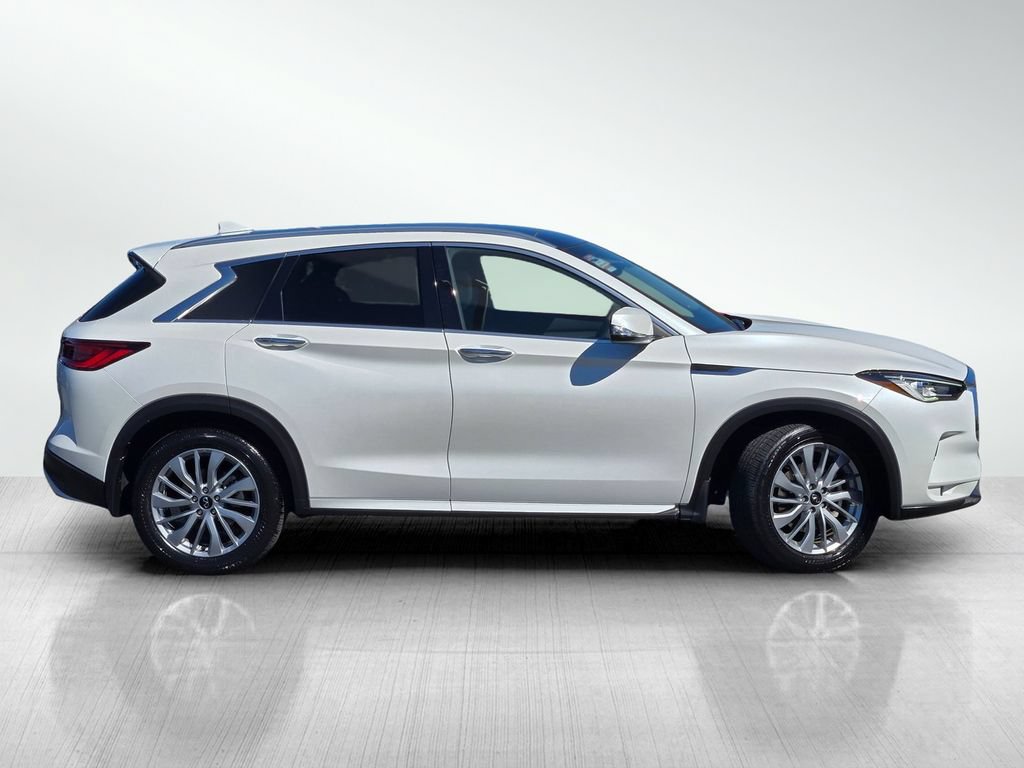 Certified 2025 INFINITI QX50 Luxe AWD/4WD image 3